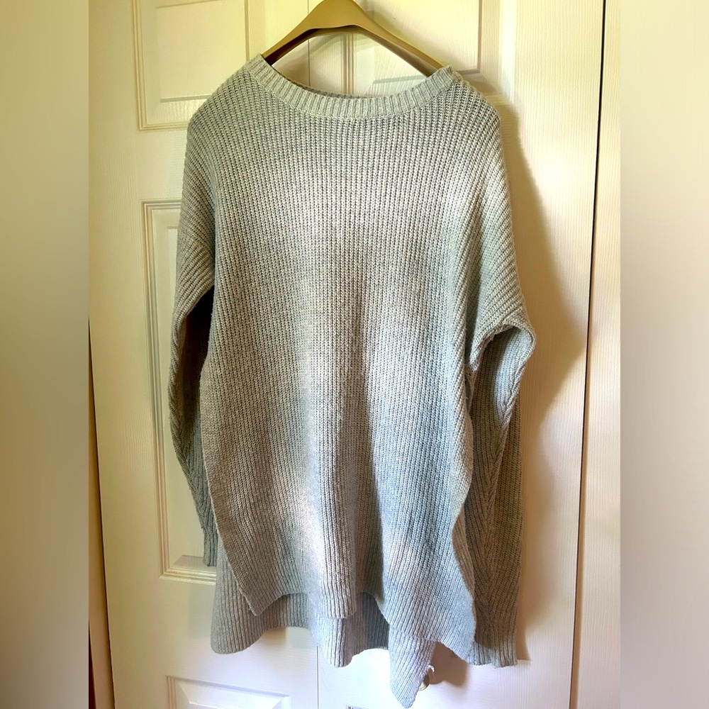 Baby blue long sweat with side slits